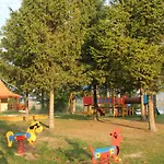 W Porcie Gaj Lodge Mikołajki
